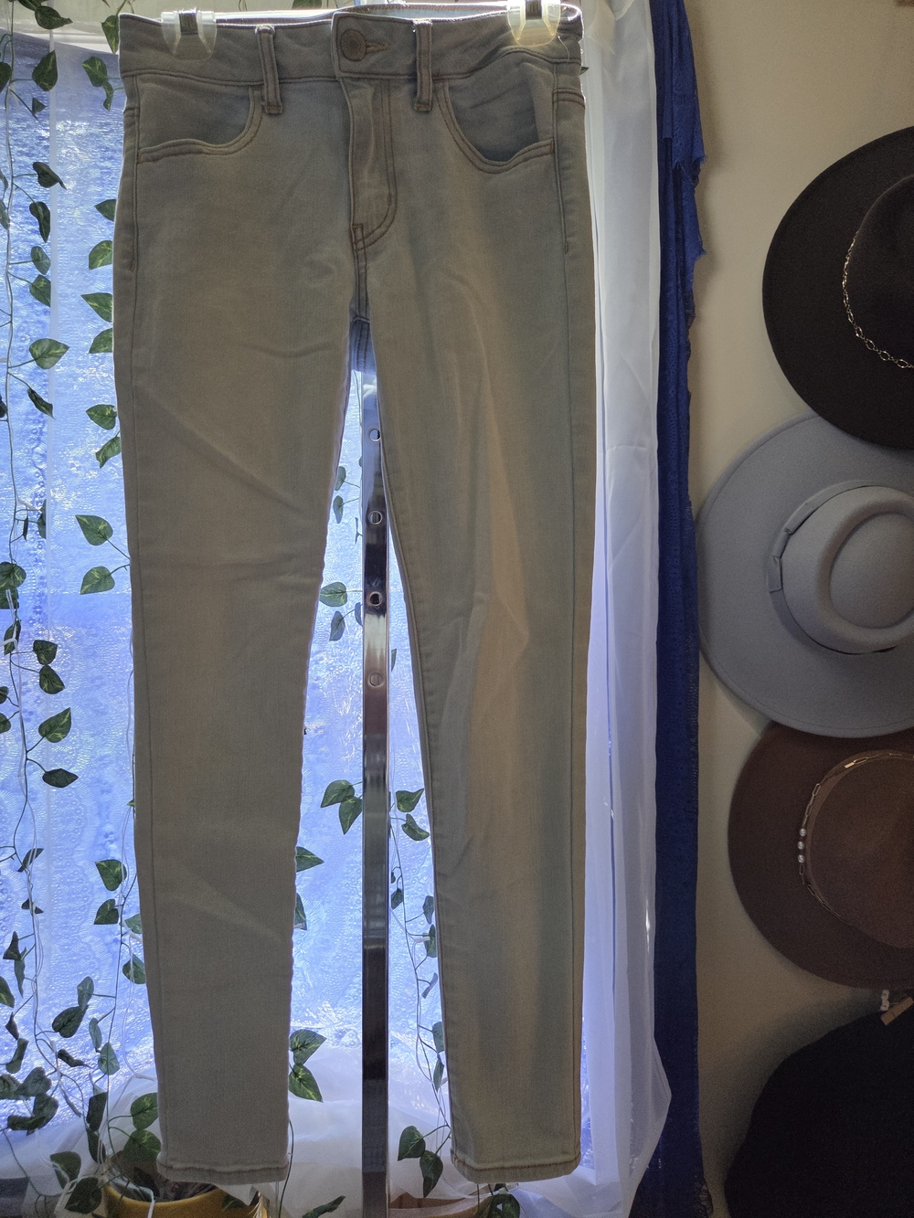 American Eagle Outfitters Light Blue Skinny Jeans